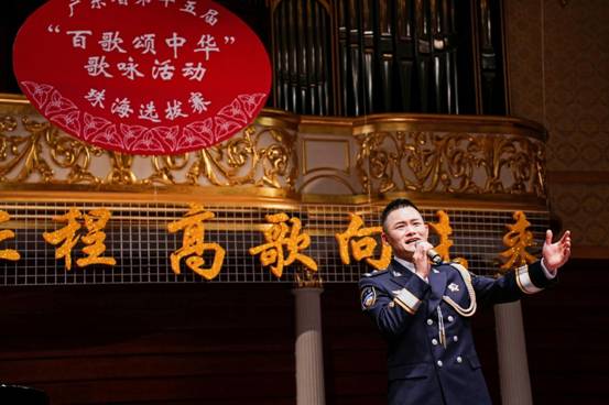 男声独唱：《疼爱妈妈》